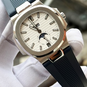Swiss ETA Patek Philippe Nautilus 5726 / 1A-010 Silikon Kordon Beyaz Kadran Super Clone ETA